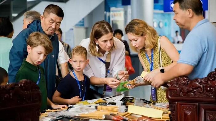 第十三屆中國(長春)國際民間藝術(shù)博覽會(huì).jpg 第十三屆中國(長春)國際民間藝術(shù)博覽會(huì).jpg