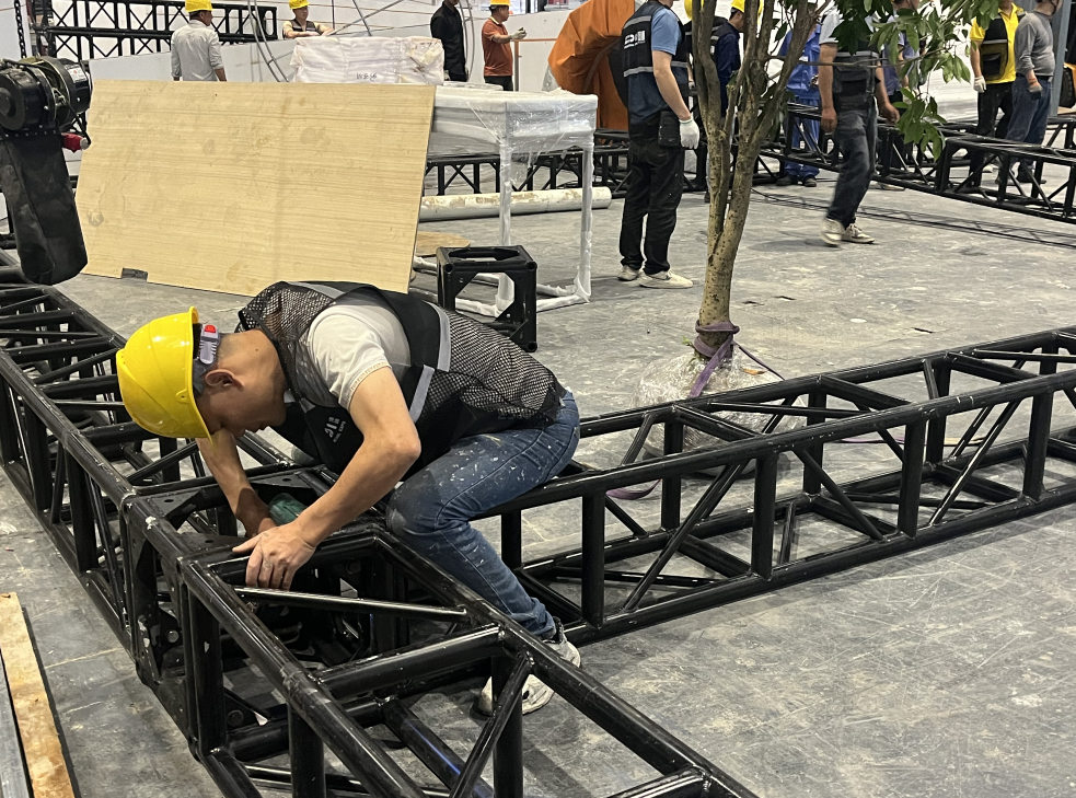 如何預(yù)防展臺(tái)坍塌？專業(yè)展覽展會(huì)搭建公司為您提供建議